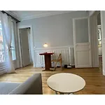 Sunny Bastille-roquette Paris