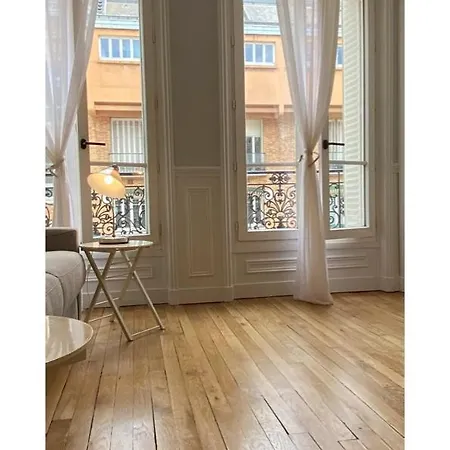 Sunny Bastille-roquette Paris