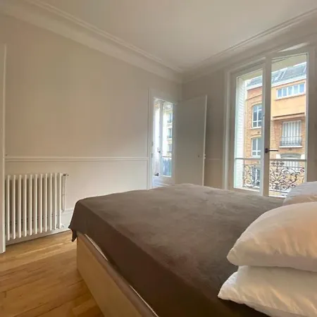 Apartment Sunny Bastille-roquette