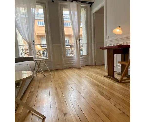 Sunny Bastille-roquette
